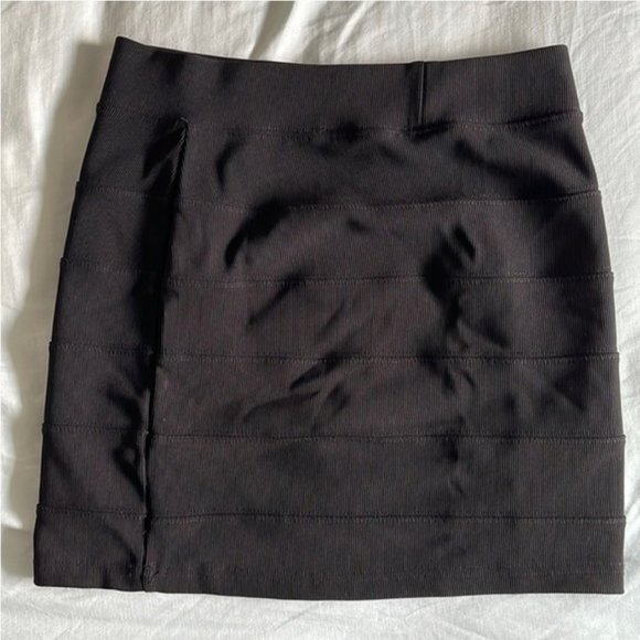 H&M Divided Black Stretch Mini Skirt | 6 - Picture 6 of 6
